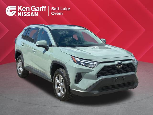 2022 Toyota RAV4 XLE AWD photo