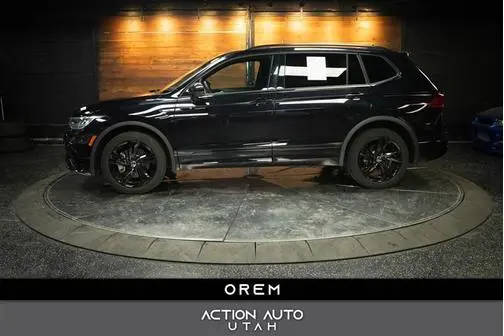 2023 Volkswagen Tiguan SE R-Line Black FWD photo