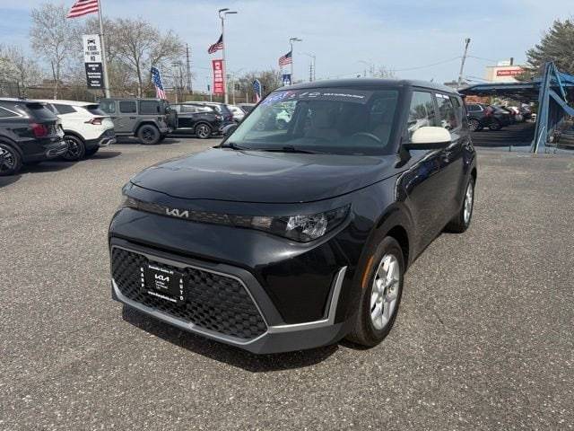 2023 Kia Soul LX FWD photo