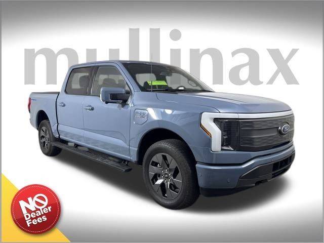 2023 Ford F-150 Lightning LARIAT AWD photo