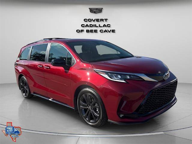 2023 Toyota Sienna XSE FWD photo