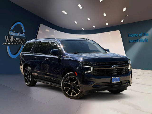 2023 Chevrolet Suburban RST 4WD photo