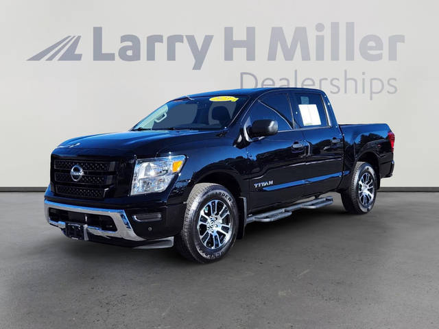 2023 Nissan Titan SV 4WD photo