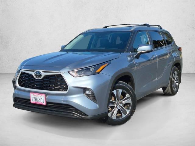 2023 Toyota Highlander XLE FWD photo