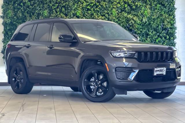 2023 Jeep Grand Cherokee Altitude 4WD photo