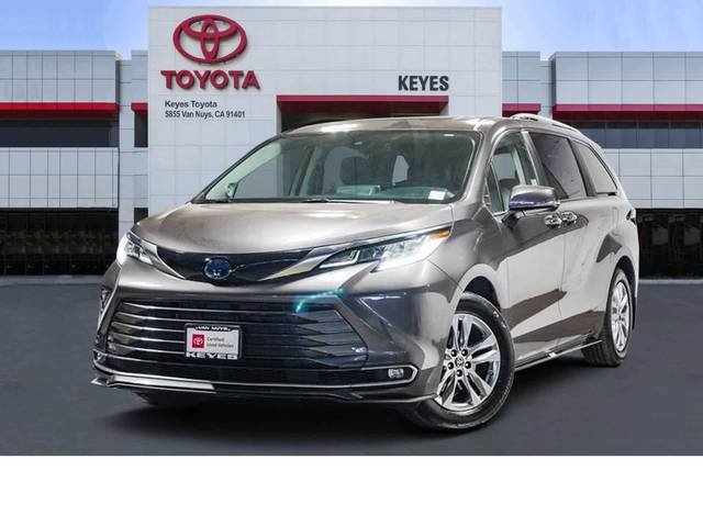 2023 Toyota Sienna Limited FWD photo