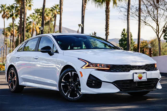 2023 Kia K5 GT-Line FWD photo