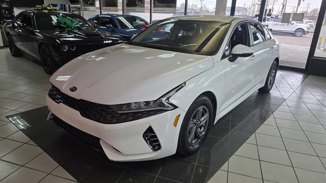 2021 Kia K5 LXS FWD photo