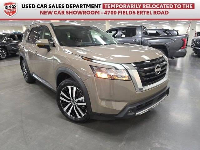 2023 Nissan Pathfinder Platinum 4WD photo