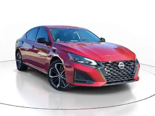 2023 Nissan Altima 2.5 SR AWD photo