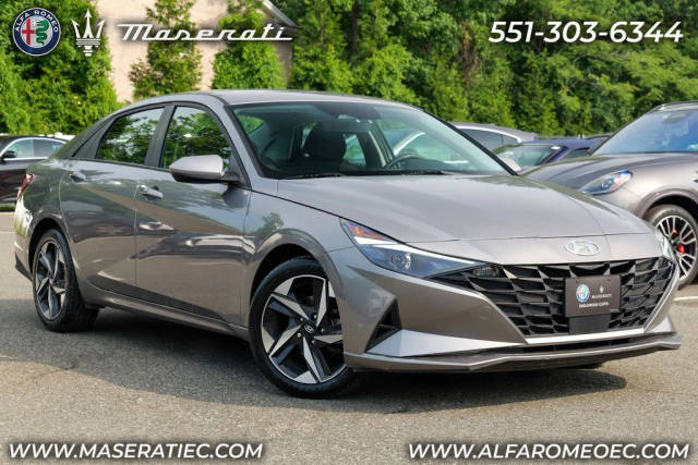 2023 Hyundai Elantra SEL FWD photo