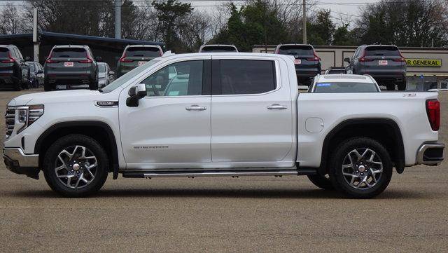 2023 GMC Sierra 1500 SLT 4WD photo