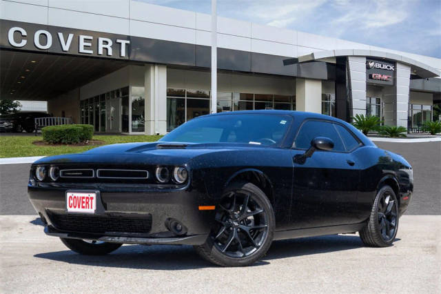 2023 Dodge Challenger SXT RWD photo