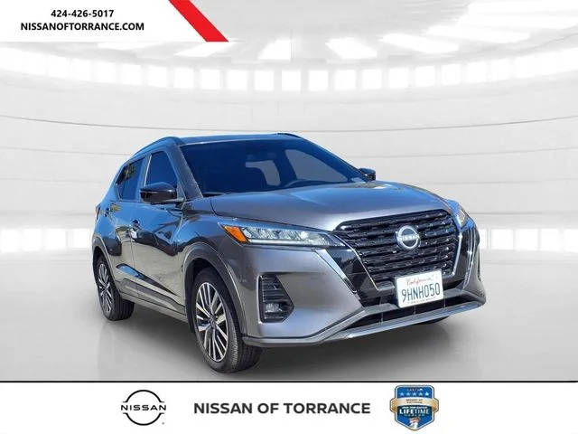 2023 Nissan Kicks SR FWD photo