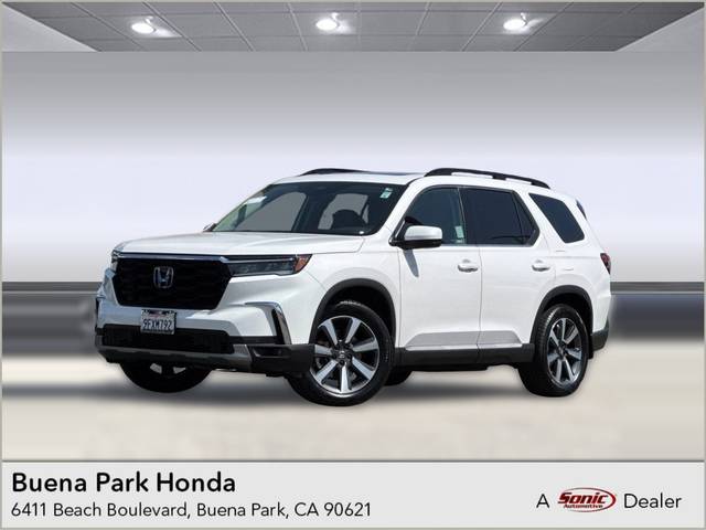 2023 Honda Pilot Touring FWD photo