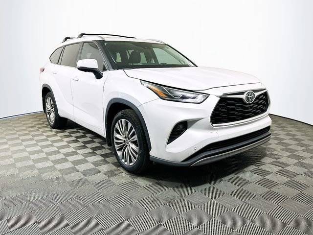 2023 Toyota Highlander Platinum FWD photo