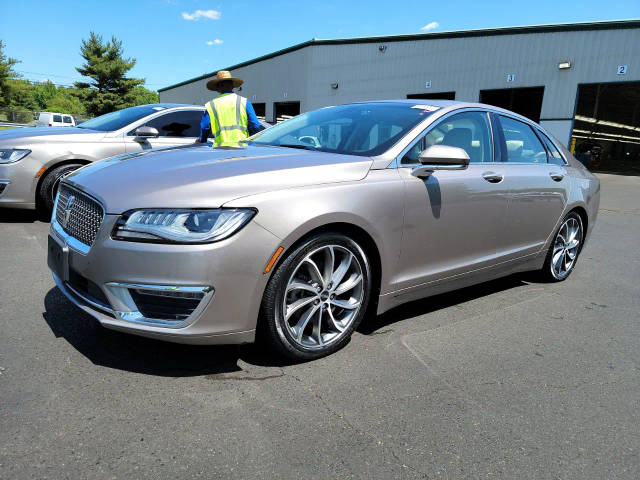 2019 Lincoln MKZ Hybrid Reserve I FWD photo