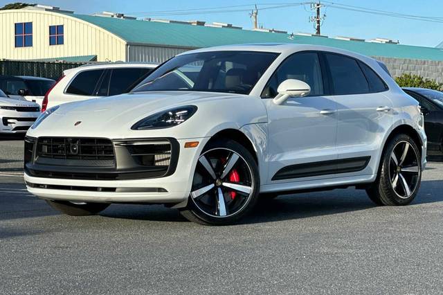 2023 Porsche Macan GTS AWD photo