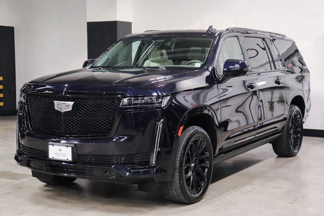 2023 Cadillac Escalade ESV 4WD Sport Platinum 4WD photo