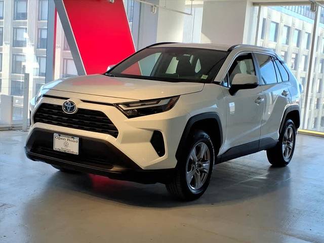 2023 Toyota RAV4 XLE AWD photo