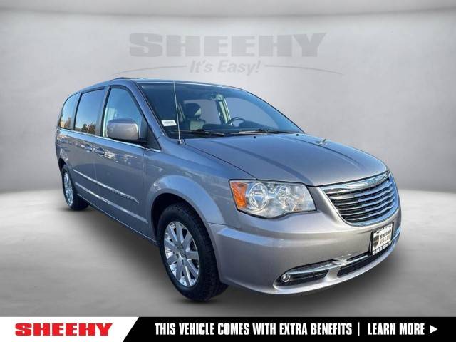 2015 Chrysler Town and Country Touring FWD photo