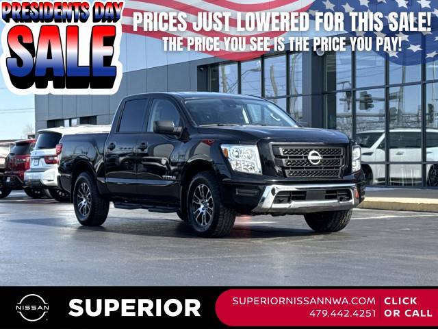 2023 Nissan Titan SV 4WD photo