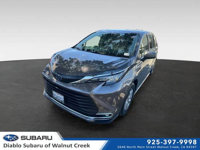 2023 Toyota Sienna XLE AWD photo