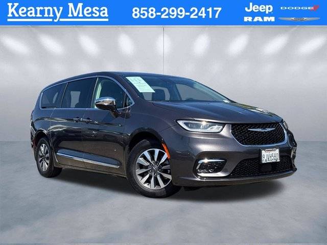 2023 Chrysler Pacifica Minivan Hybrid Limited FWD photo