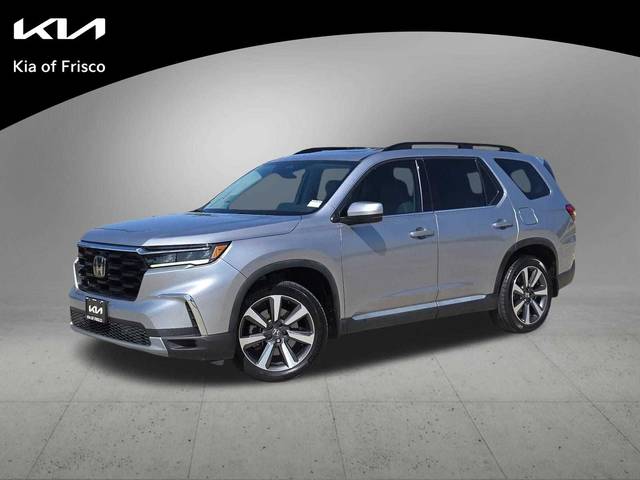 2023 Honda Pilot Touring FWD photo