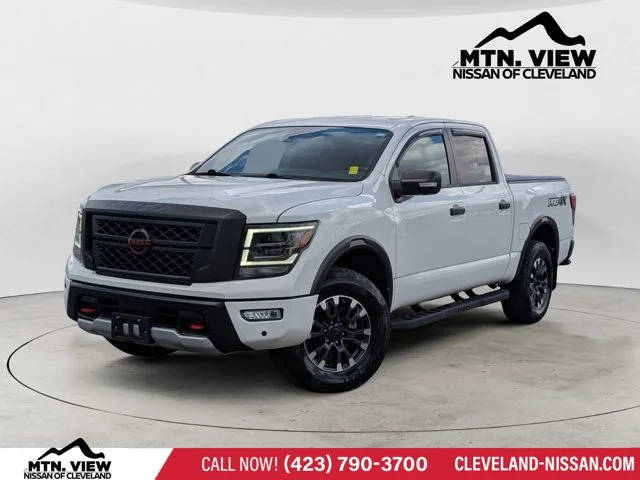 2023 Nissan Titan PRO-4X 4WD photo
