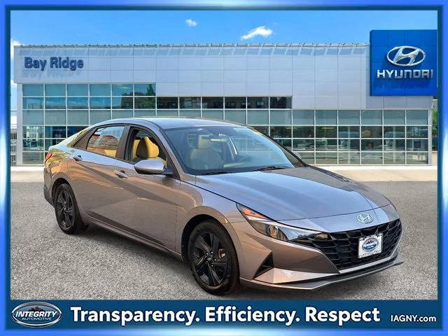 2023 Hyundai Elantra SEL FWD photo