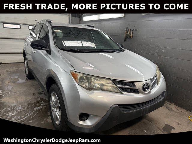 2015 Toyota RAV4 LE FWD photo