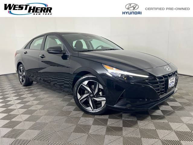 2023 Hyundai Elantra SEL FWD photo