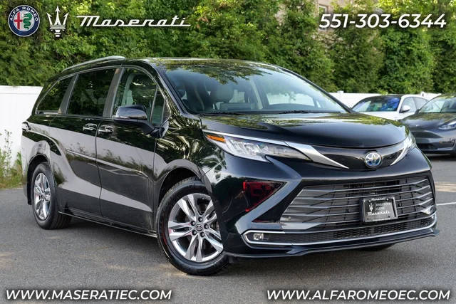 2023 Toyota Sienna Limited AWD photo