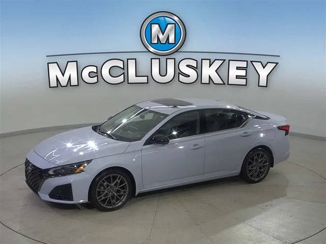 2023 Nissan Altima 2.0 SR FWD photo