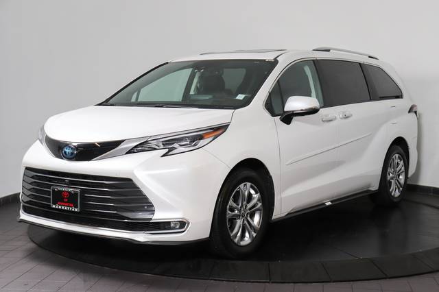 2023 Toyota Sienna Platinum AWD photo