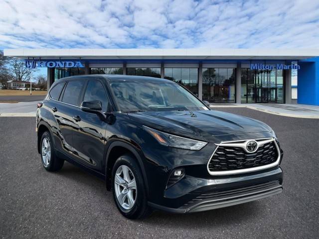 2023 Toyota Highlander L FWD photo