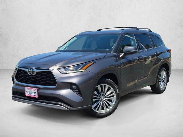 2023 Toyota Highlander Platinum FWD photo