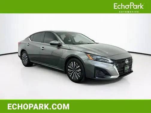 2023 Nissan Altima 2.5 SV FWD photo