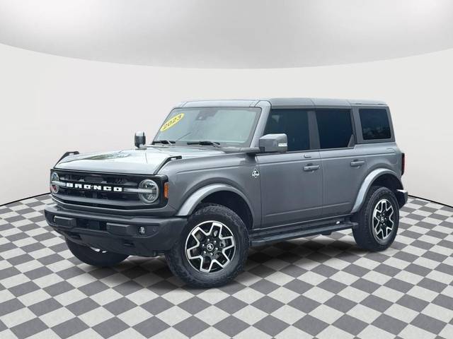 2023 Ford Bronco 4 Door Outer Banks 4WD photo