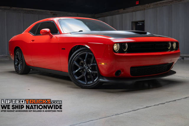 2023 Dodge Challenger R/T RWD photo