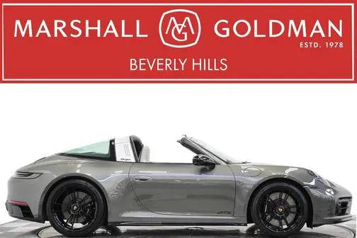 2022 Porsche 911 4 GTS AWD photo