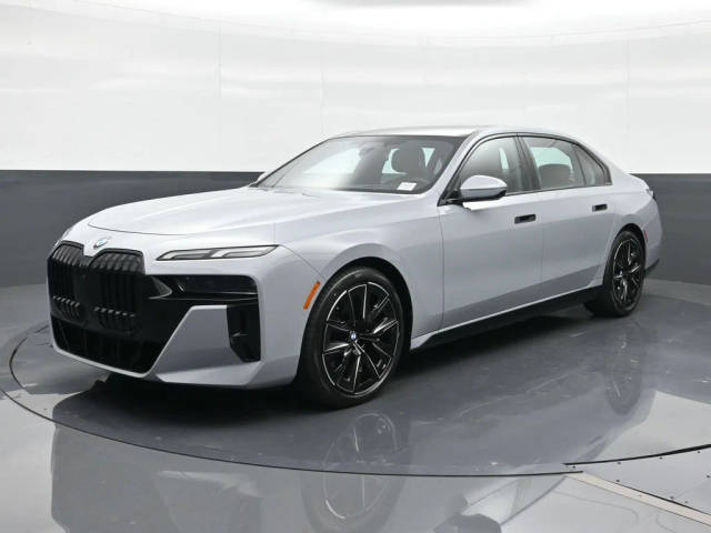 2023 BMW 7 Series 740i RWD photo