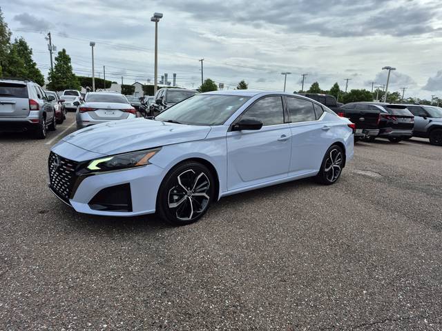 2023 Nissan Altima 2.5 SR FWD photo