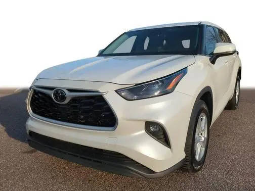2023 Toyota Highlander LE FWD photo