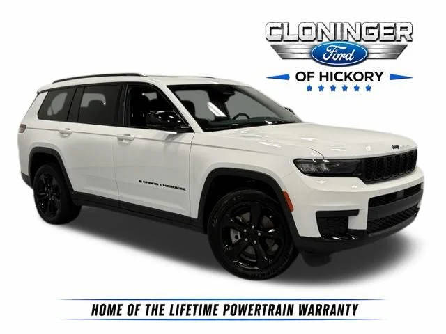 2023 Jeep Grand Cherokee L Altitude RWD photo