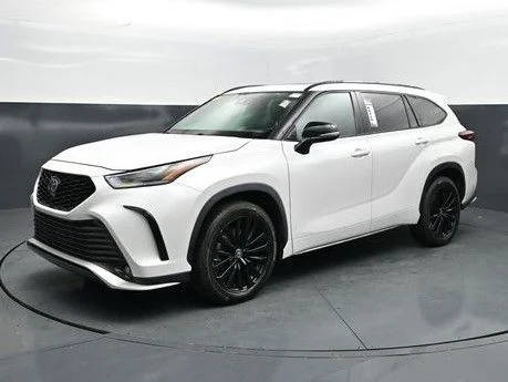 2023 Toyota Highlander XSE FWD photo