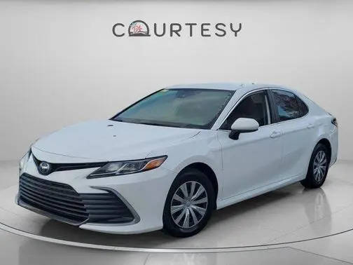2023 Toyota Camry Hybrid LE FWD photo