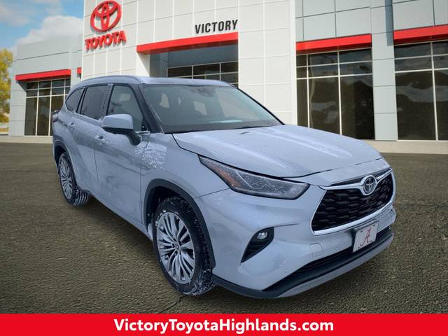 2023 Toyota Highlander Platinum FWD photo