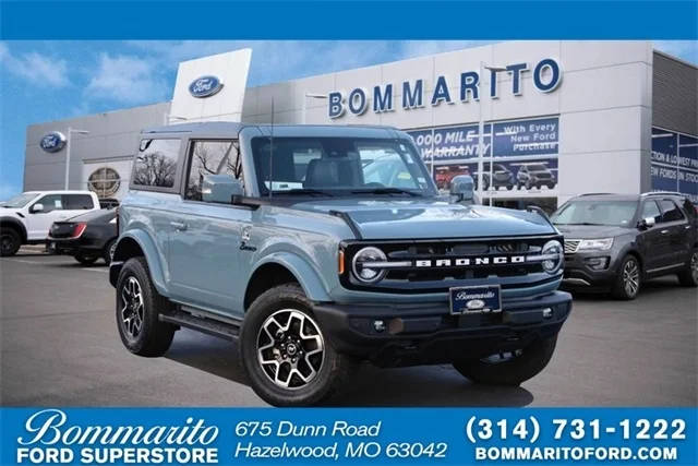 2023 Ford Bronco 2 Door Outer Banks 4WD photo